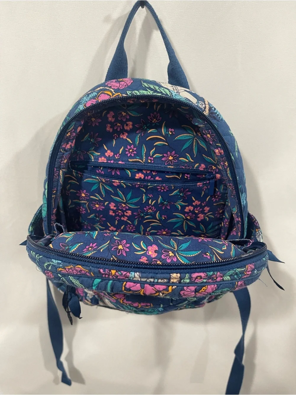 Vera Bradley compact vera